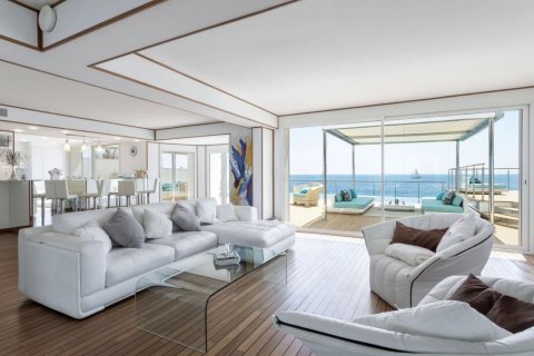 13 bedrooms Villa in Antibes, France No. 76727 13