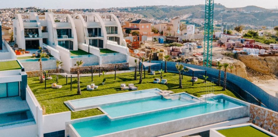 4 bedrooms Bungalow in Ciudad Quesada, Spain No. 111183