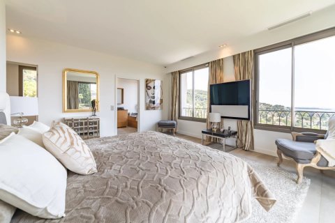 5 bedrooms Villa in Cannes, France No. 67305 9