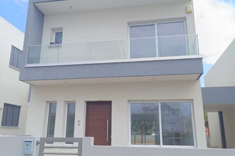 Дом с 4 спальнями в Лимассол, Кипр №101689 1