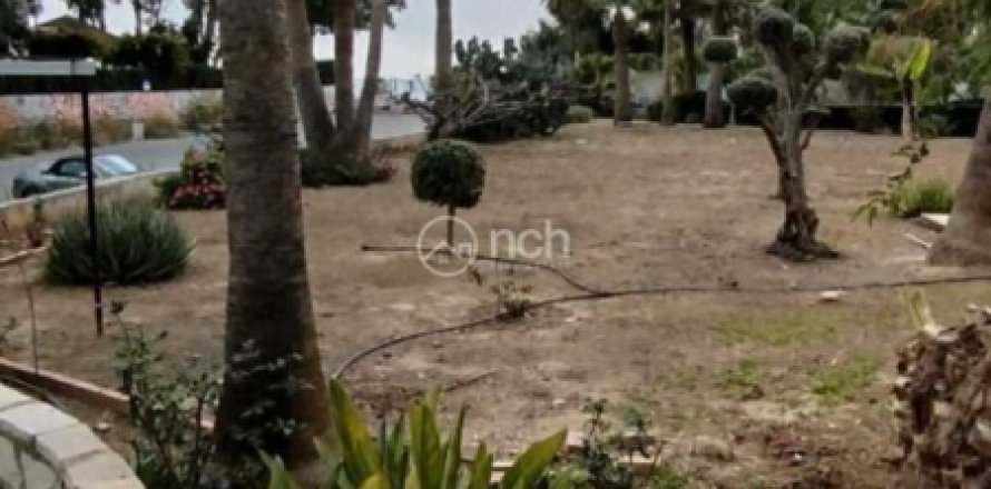 3 bedrooms Apartment in Limassol, Cyprus No. 79933