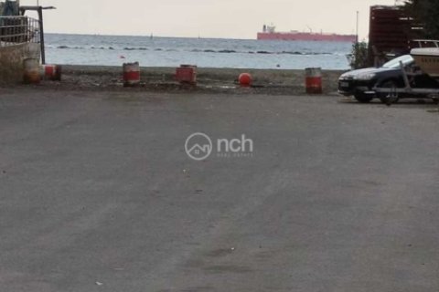 3 bedrooms Apartment in Limassol, Cyprus No. 79933 2