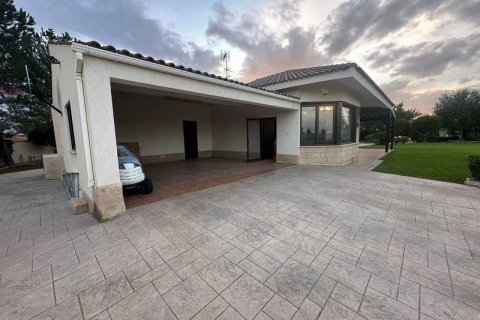 3 bedrooms House in Latsia, Cyprus No. 72800 14