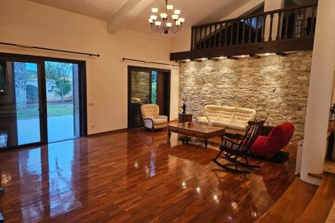 3 bedrooms House in Latsia, Cyprus No. 72800 9