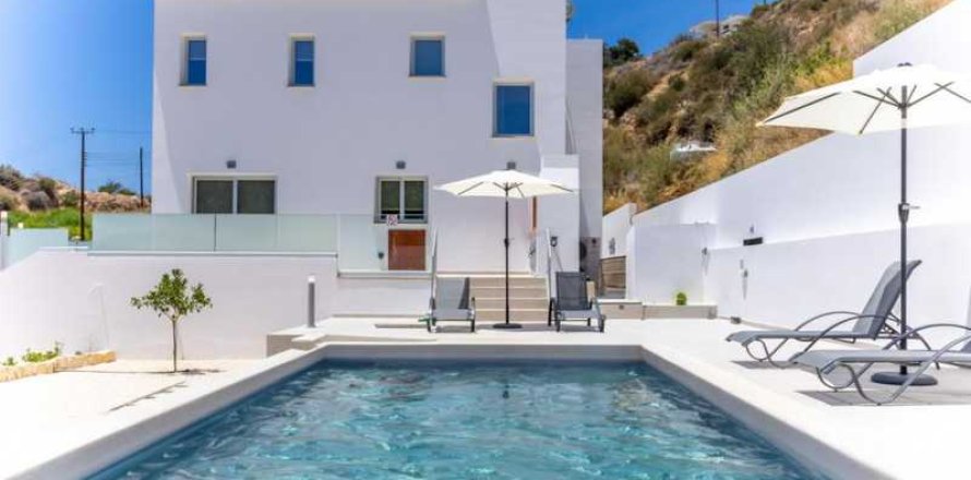 3 chambres Villa à Pegeia, Cyprus No. 84421