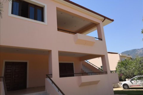 4 bedrooms Villa in Loutraki, Greece No. 50869 11