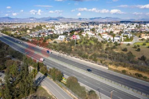 Commercial property in Latsia, Cyprus No. 82904 3