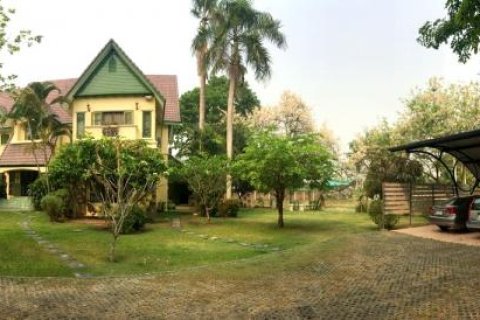 6 bedrooms House in Chiang Mai, Thailand No. 97641 1