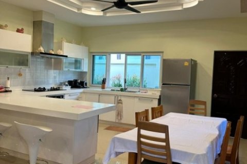280m² Villa in Rawai, Thailand No. 97437 5