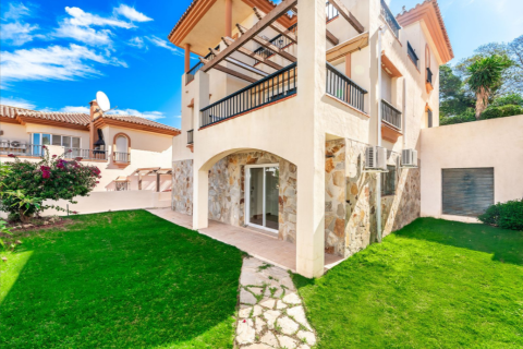 5 dormitorios Villa en Mijas Costa, Spain No. 92373