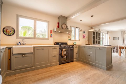 5 bedrooms Villa in Opio, France No. 78325 3