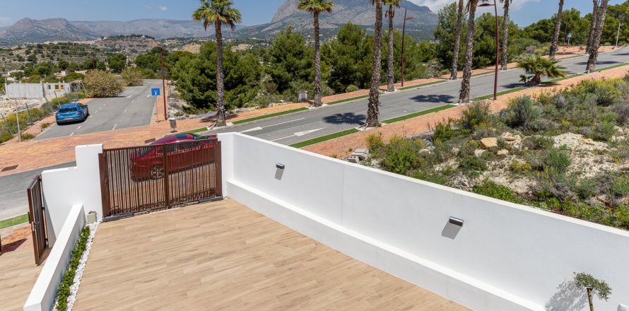 3 bedrooms Villa in Benidorm, Spain No. 112136