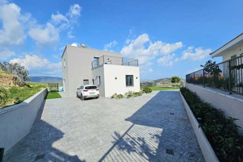 4 bedrooms House in Parekklisia, Cyprus No. 30547 11