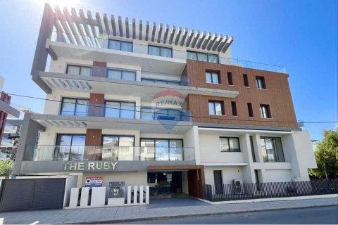 3 bedrooms Apartment in Limassol, Cyprus No. 103638 8