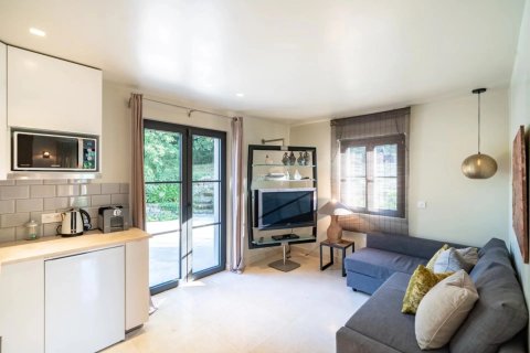 6 chambres Villa à Châteauneuf-Grasse, France No. 69098 10