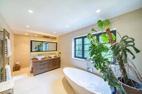 6 chambres Villa à Châteauneuf-Grasse, France No. 69098 23