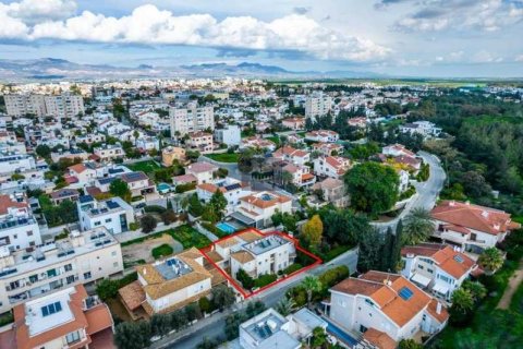 Дом с 5 спальнями в Агландзия, Кипр №101430 3