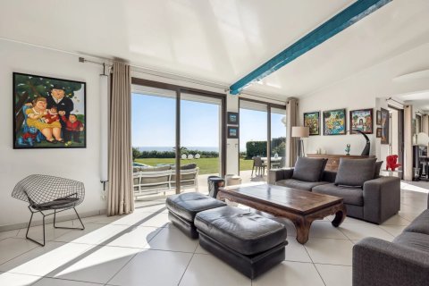 3 bedrooms Villa in Villeneuve-Loubet, France No. 83459 7