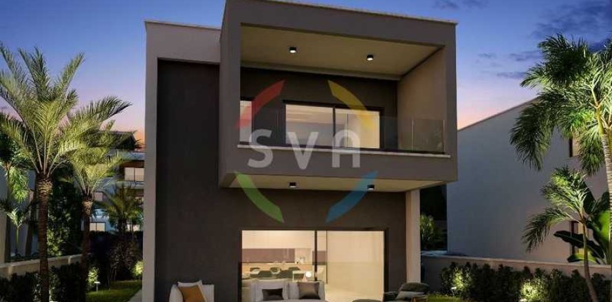 Вилла с 2 спальнями в Агиос Тихонас, Кипр №82089