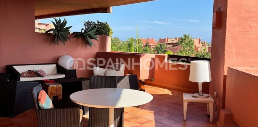 3 dormitorios Apartment en Estepona, Spain No. 113276