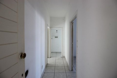 945m² Commercial property in Nicosia, Cyprus No. 107083 4