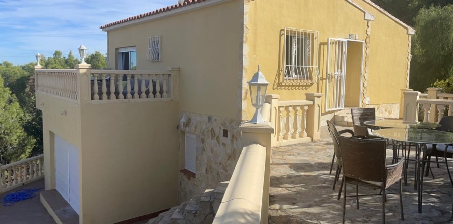 4 bedrooms Apartment in La Nucia, Spain No. 125808