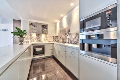 2 bedrooms Apartment in Limassol, Cyprus No. 77378 5