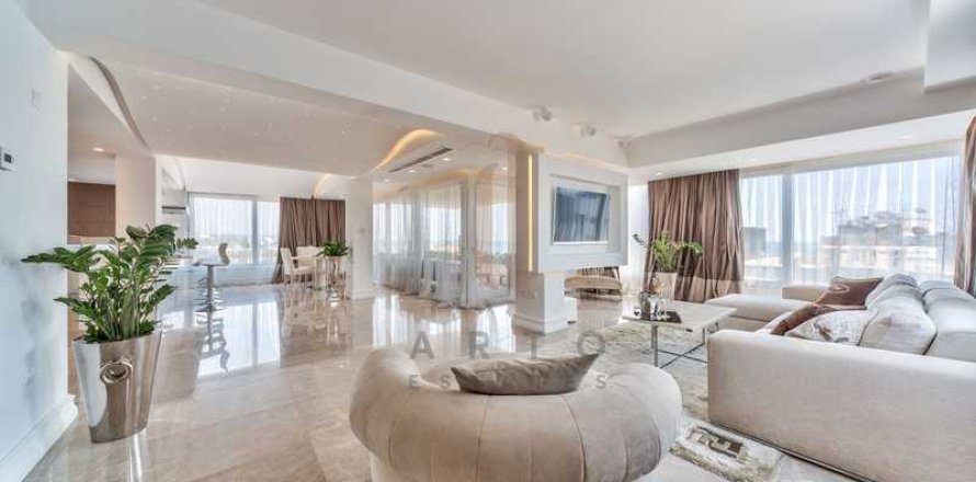 2 bedrooms Apartment in Limassol, Cyprus No. 77378