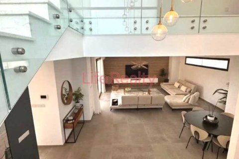 Дом с 5 спальнями в Гермасойя, Кипр №101025 4