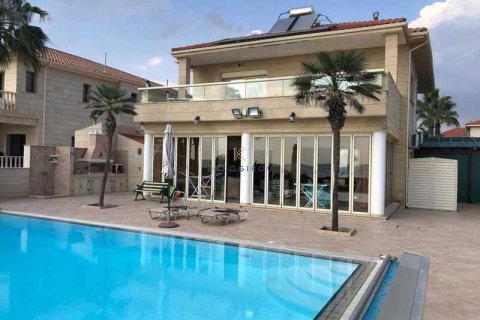 4 dormitorios House en Pervolia, Cyprus No. 29334 1