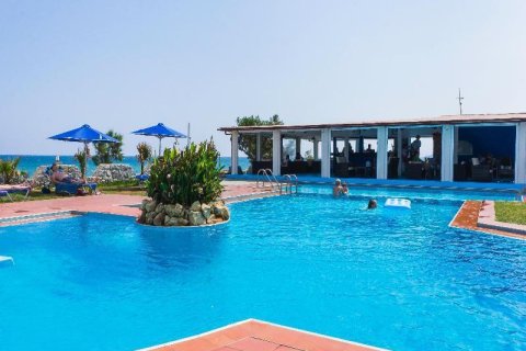 67 rooms Hotel in Georgioupoli, Greece No. 55497 1