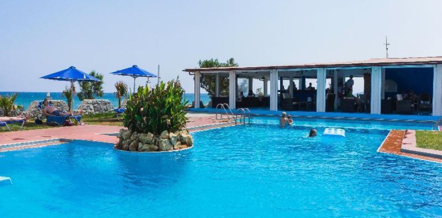 67 rooms Hotel in Georgioupoli, Greece No. 55497