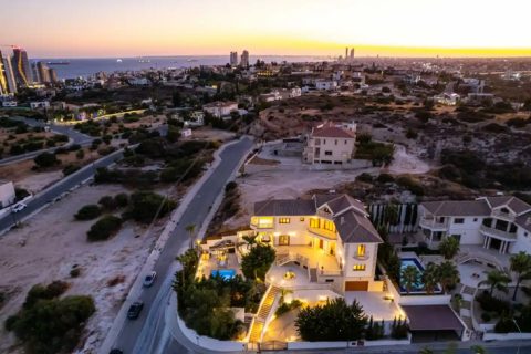 6 dormitorios Villa en Mouttagiaka, Cyprus No. 78996 10