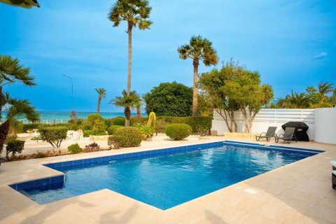 4 bedrooms Villa in Polis, Cyprus No. 100322 3