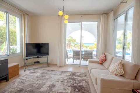 4 bedrooms Villa in Polis, Cyprus No. 100322 5