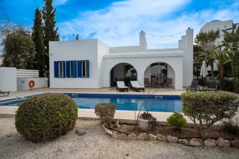 4 bedrooms Villa in Polis, Cyprus No. 100322 2