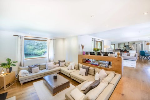 7 bedrooms Villa in Mougins, France No. 69095 2