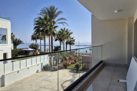 2 dormitorios Apartment en Pyla, Cyprus No. 82809 3