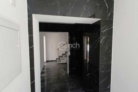 4 bedrooms Penthouse in Limassol, Cyprus No. 32589 7