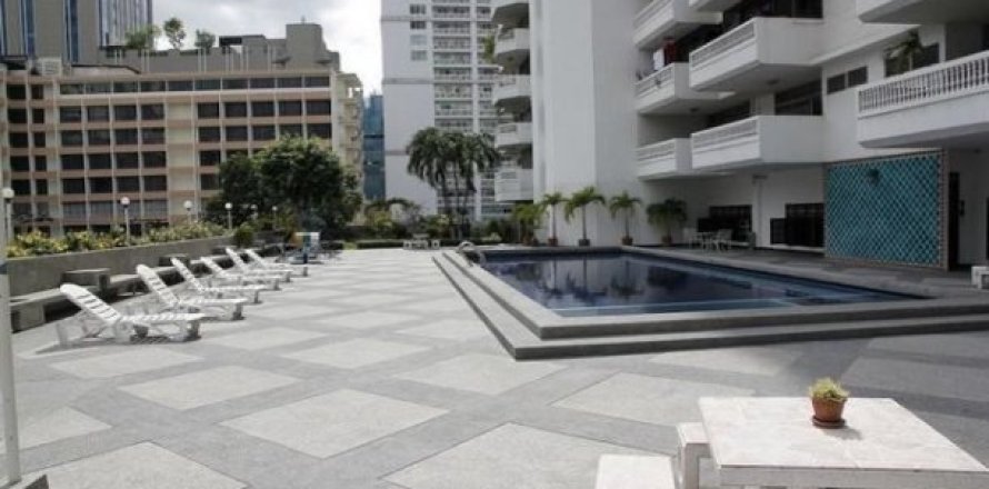 4 bedrooms House in Bangkok, Thailand No. 96975