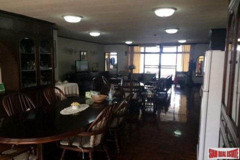 4 bedrooms House in Bangkok, Thailand No. 96975 5