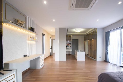 4 bedrooms House in Chiang Mai, Thailand No. 97770 18