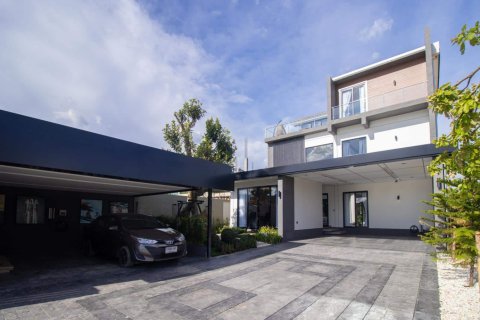 4 bedrooms House in Chiang Mai, Thailand No. 97770 1