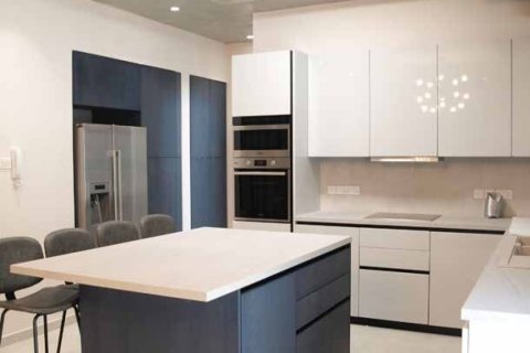 3 bedrooms Villa in Limassol, Cyprus No. 106501 6