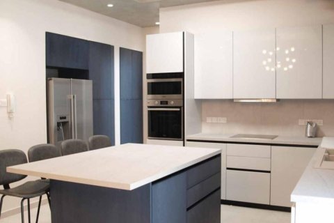 3 bedrooms Villa in Limassol, Cyprus No. 106501 3