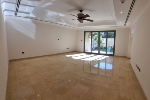 4 bedrooms Townhouse in Bavaria Town, Vietnam No. 95152 2