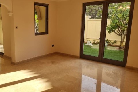 4 bedrooms Townhouse in Bavaria Town, Vietnam No. 95152 7