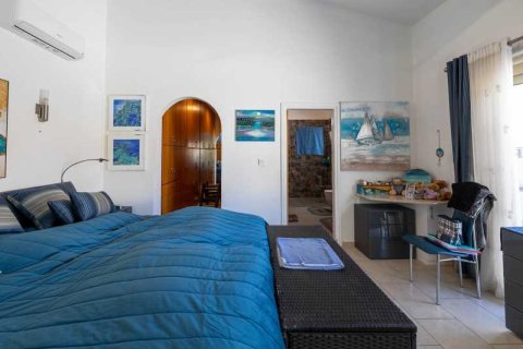 3 bedrooms House in Tala, Cyprus No. 101056 12