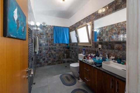 3 bedrooms House in Tala, Cyprus No. 101056 14