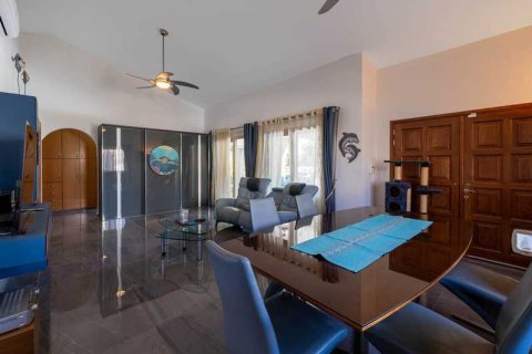 3 bedrooms House in Tala, Cyprus No. 101056 1